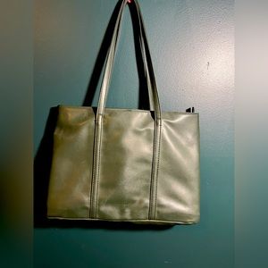 Matt and Nat Zipper Closure Shoulder bag